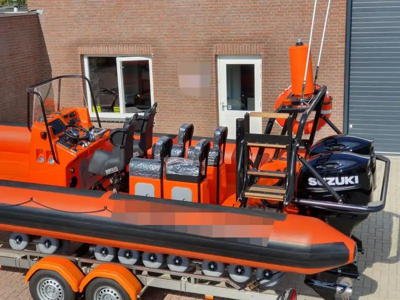 Festrumpf-Schlauchboot zu verkaufen