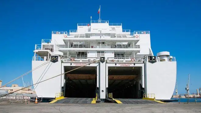 RoPax-Schiff zu verkaufen