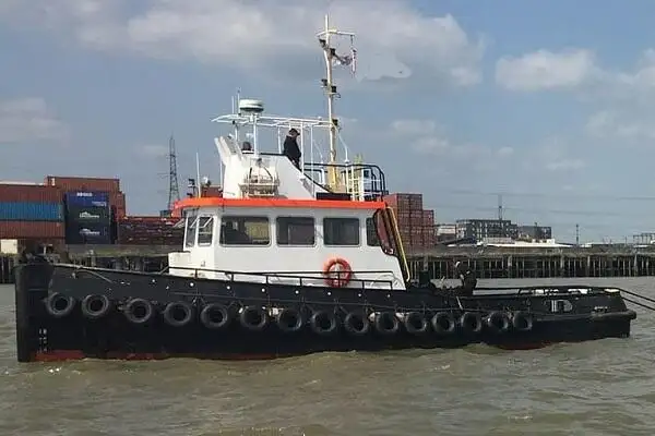 Schleppboot zu verkaufen