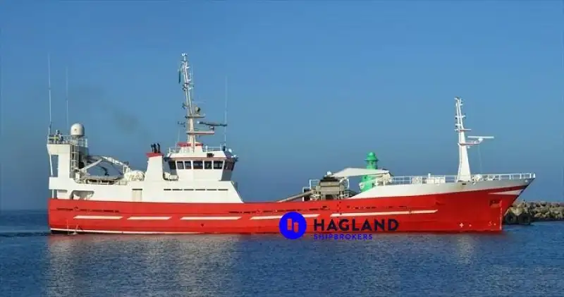Schiff für Fischverarbeitung und -transport zu verkaufen