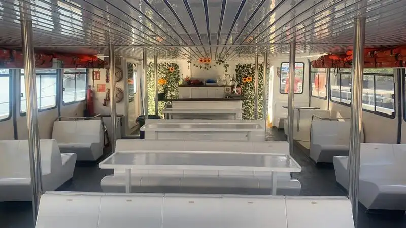 Kreuzfahrtschiff zu verkaufen