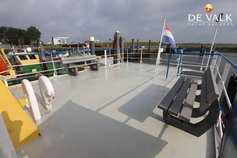 Schwimmendes Hotel zu verkaufen