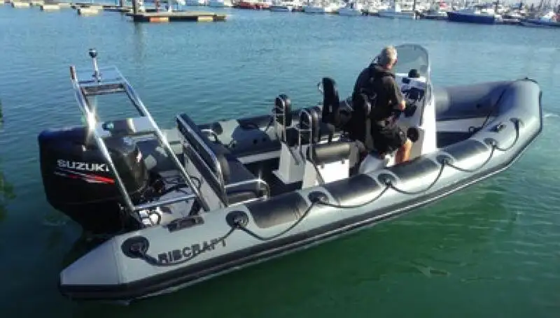 Rettungsboot zu verkaufen
