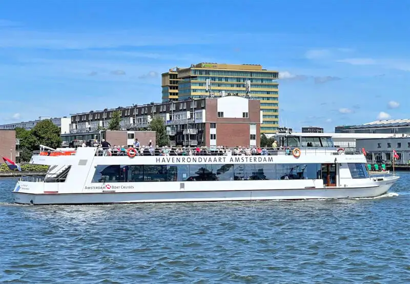 Kreuzfahrtschiff zu verkaufen