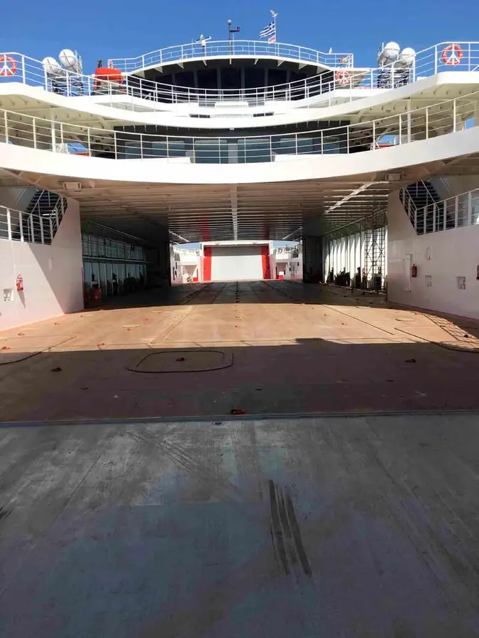 Fährschiff zu verkaufen