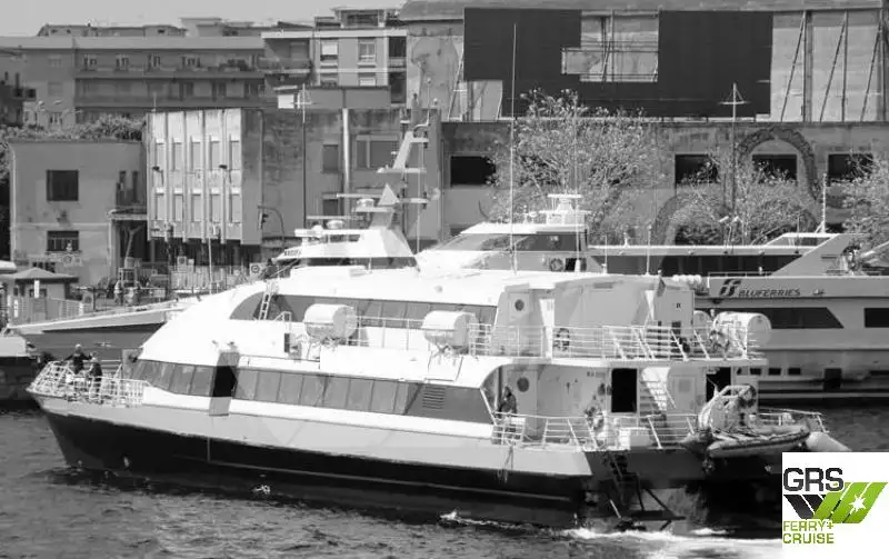 Kreuzfahrtschiff zu verkaufen