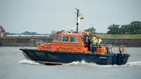 Rettungsboot zu verkaufen