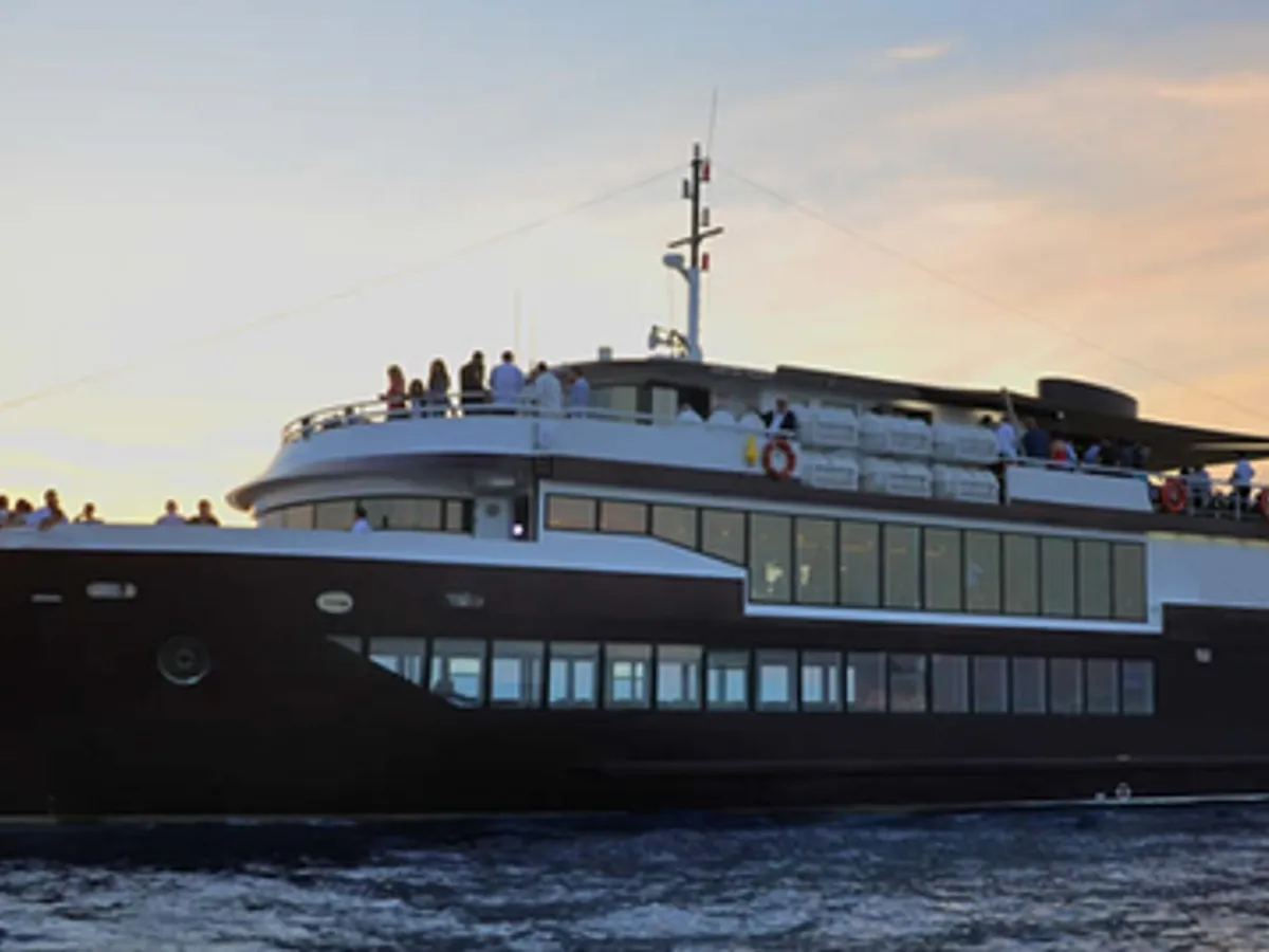 Kreuzfahrtschiff zu verkaufen