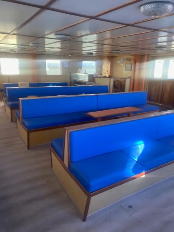 Fährschiff zu verkaufen