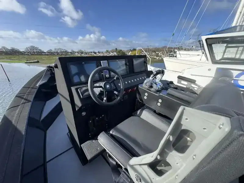 Festrumpf-Schlauchboot zu verkaufen