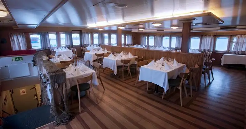 Kreuzfahrtschiff zu verkaufen