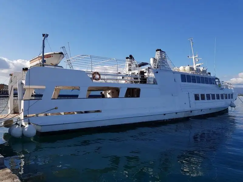 RoPax-Schiff zu verkaufen