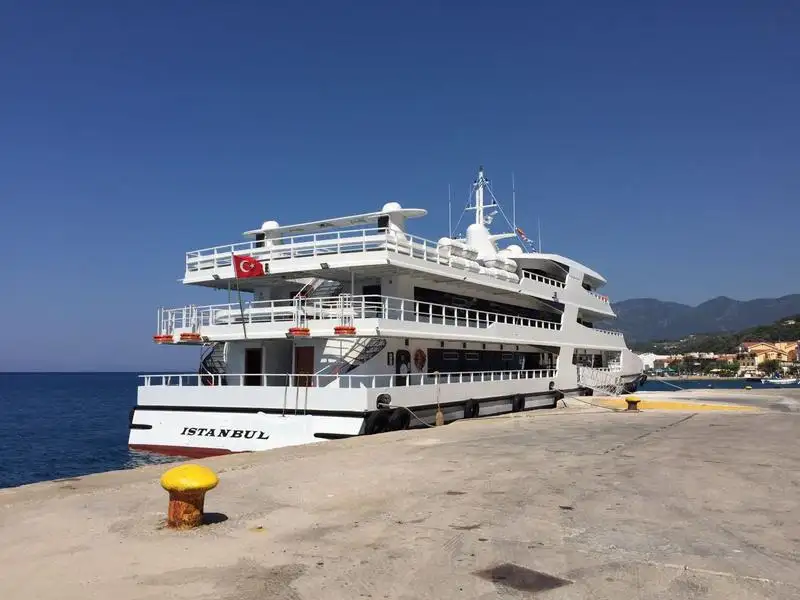 Kreuzfahrtschiff zu verkaufen