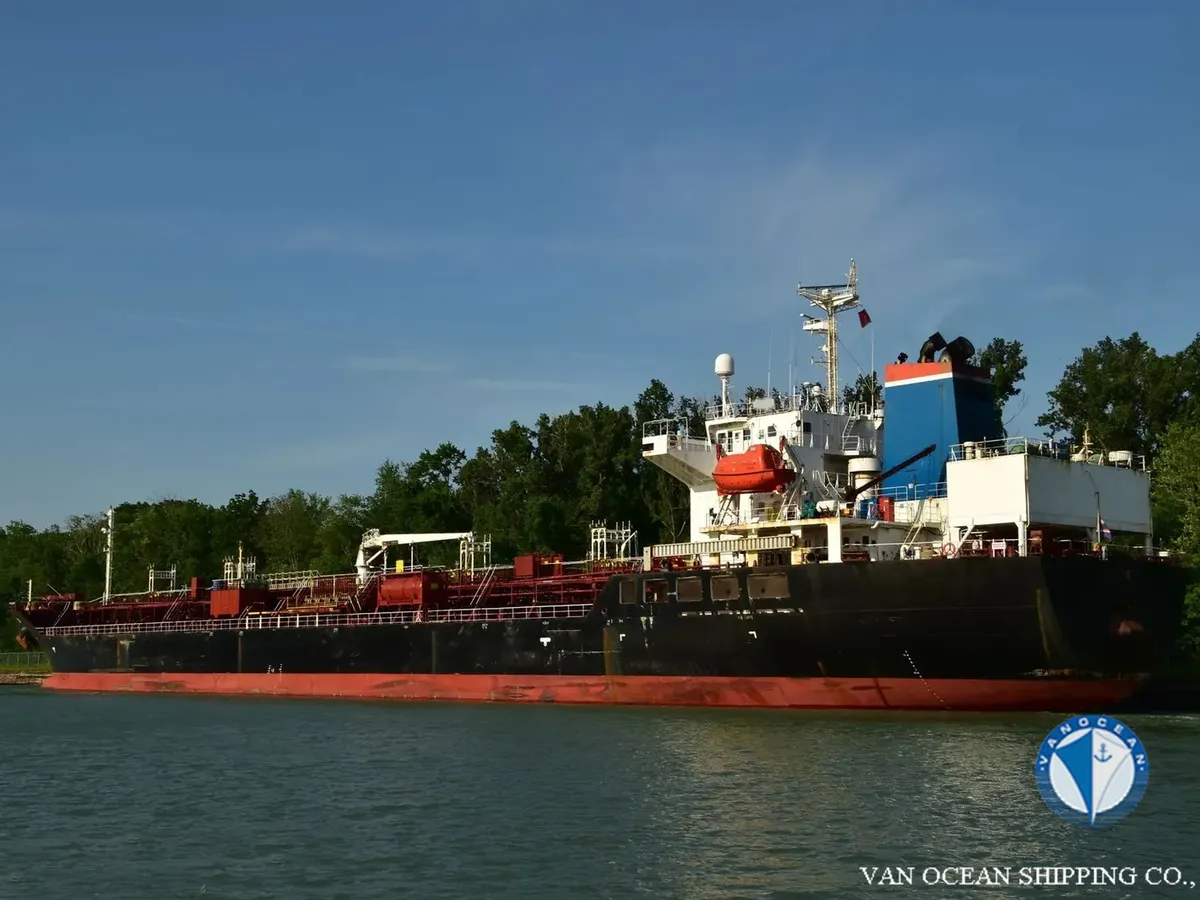 Öl-/Chemikalientanker zu verkaufen