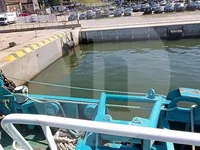 Kranboot zu verkaufen