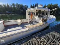 Fischverarbeitungsboot zu verkaufen