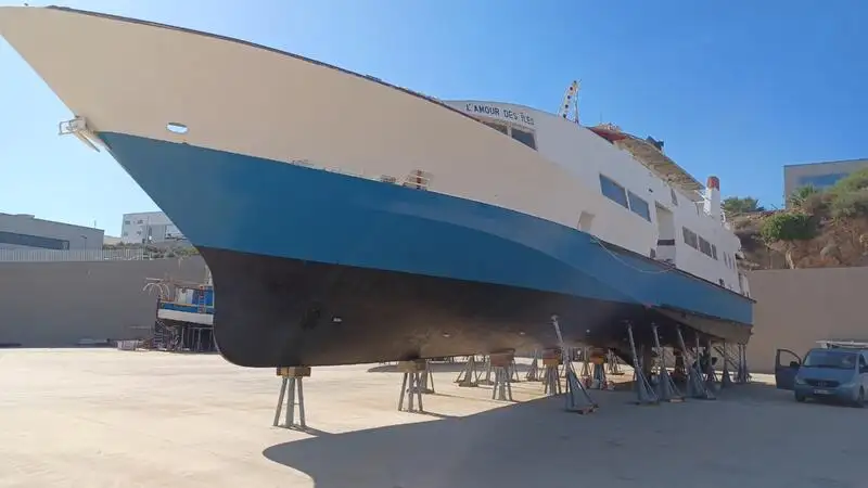 Fährschiff zu verkaufen