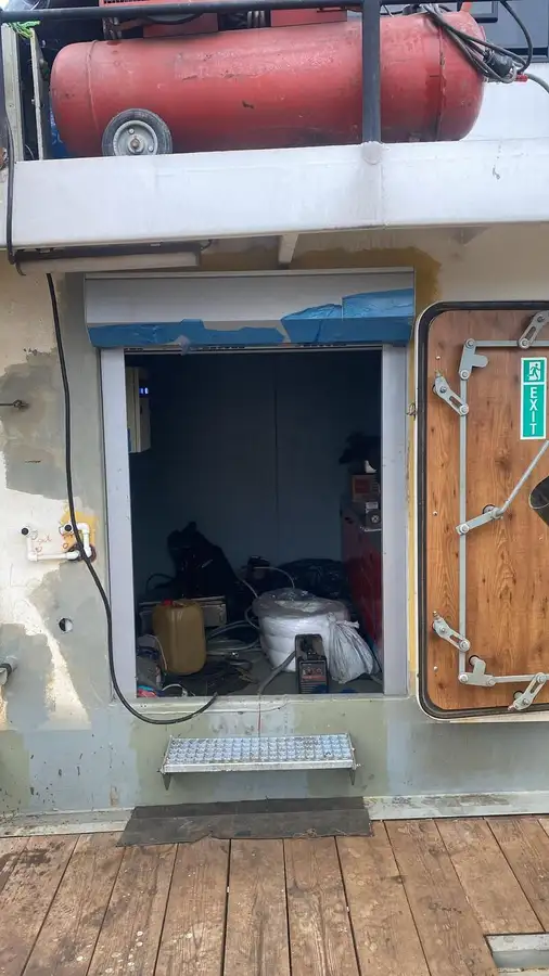 Arbeitsboote zu verkaufen