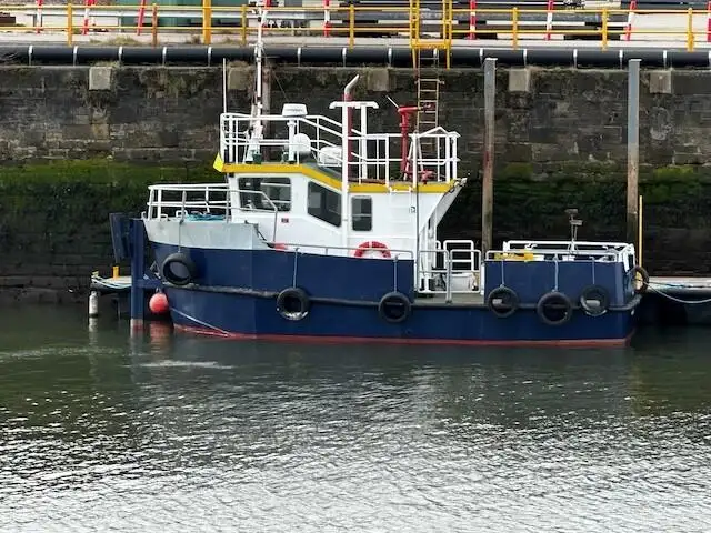 Arbeitsboote zu verkaufen