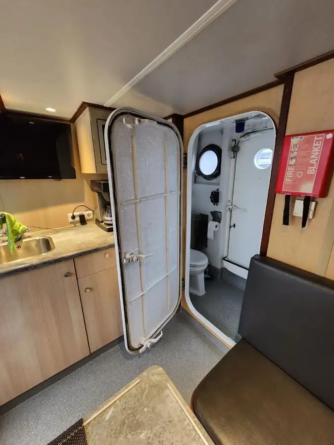 Arbeitsboote zu verkaufen