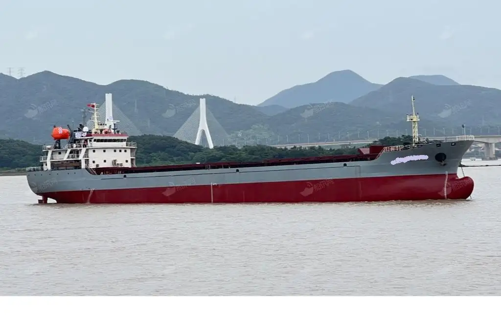 Frachtschiff zu verkaufen