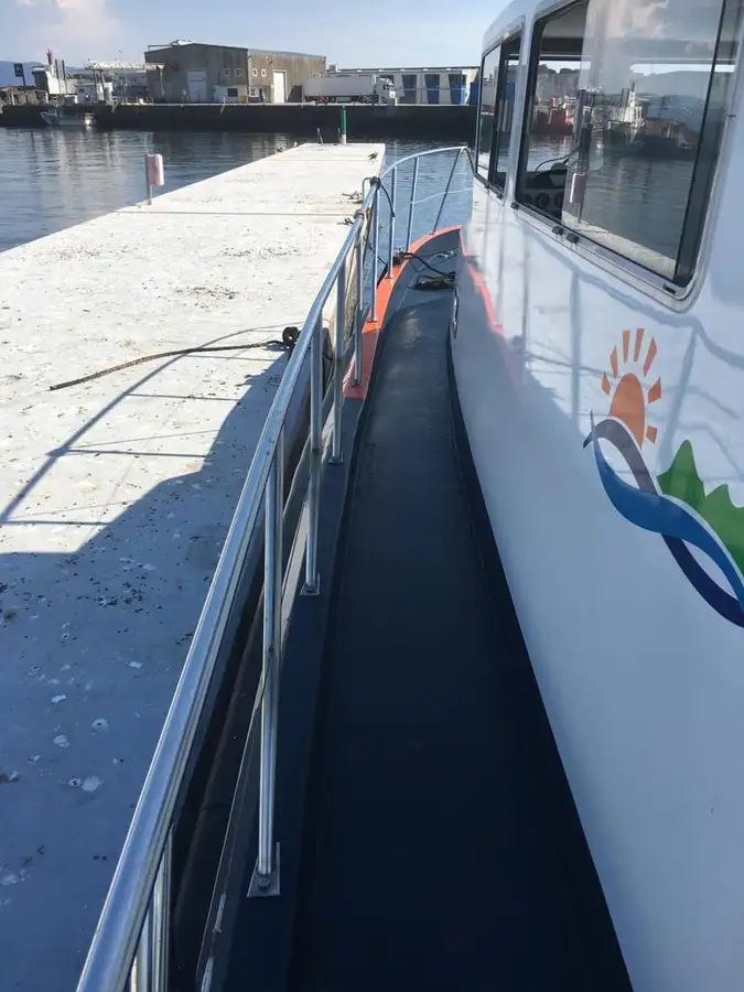 Arbeitsboote zu verkaufen