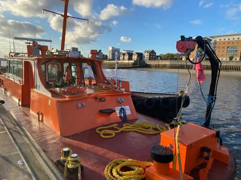 Vermessungsschiff zu verkaufen