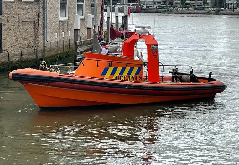Festrumpfschlauchboot zu verkaufen