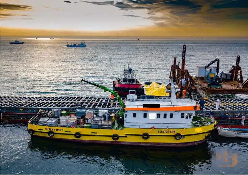 Arbeitsboote zu verkaufen