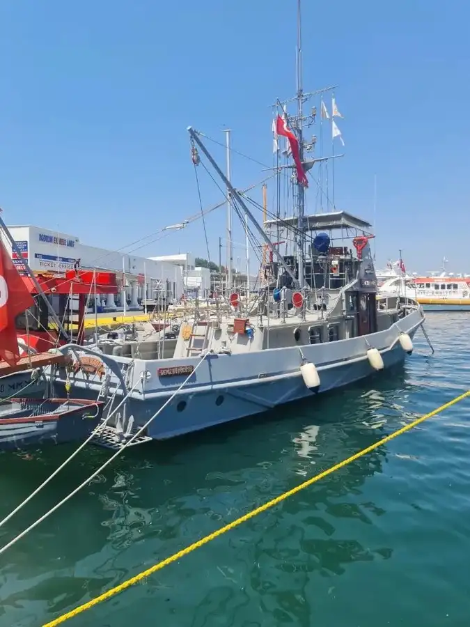 Feuerwehrboot zu verkaufen