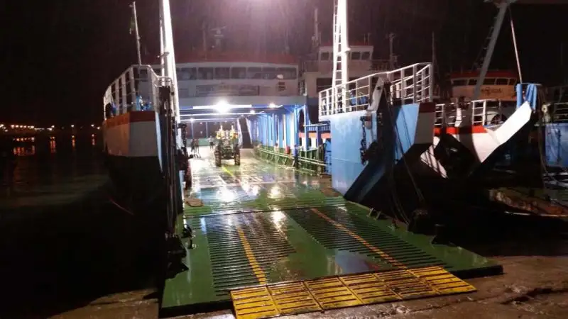 RORO-Schiff zu verkaufen