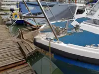 Rettungsboot zu verkaufen